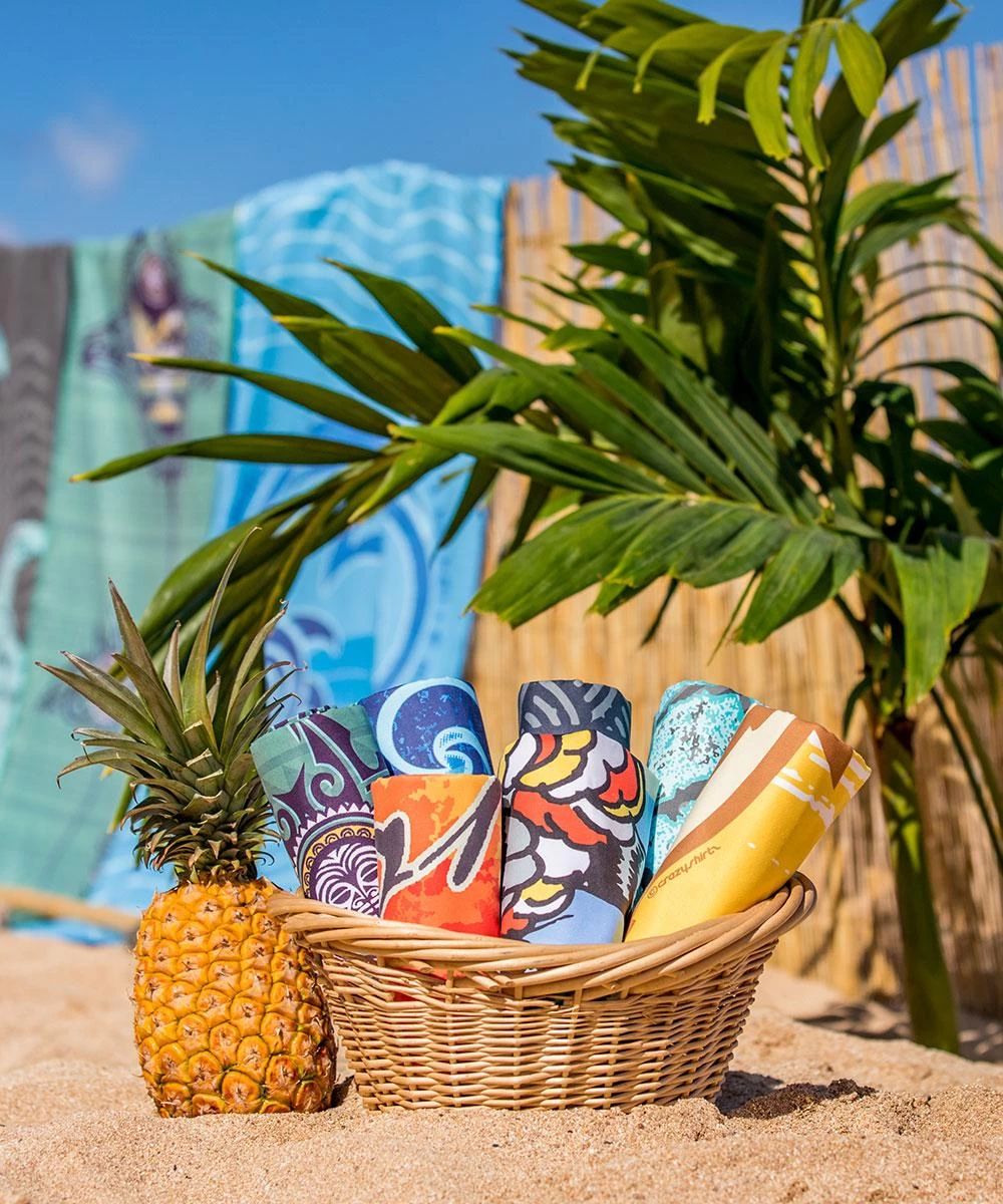 Maui Legend - Microfiber Beach Towel - Image 5