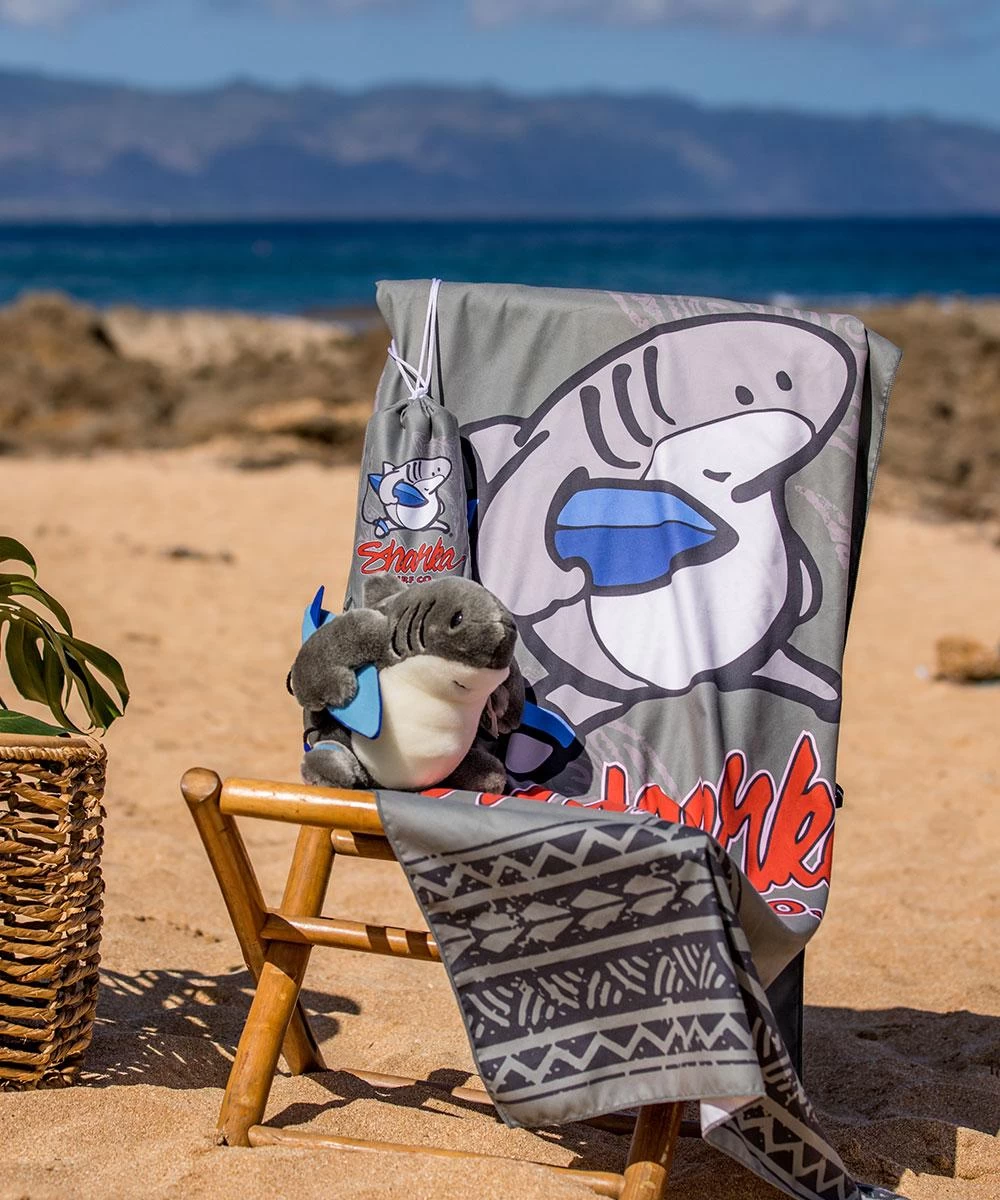 Circling Sharka™ - Microfiber Beach Towel - Image 4